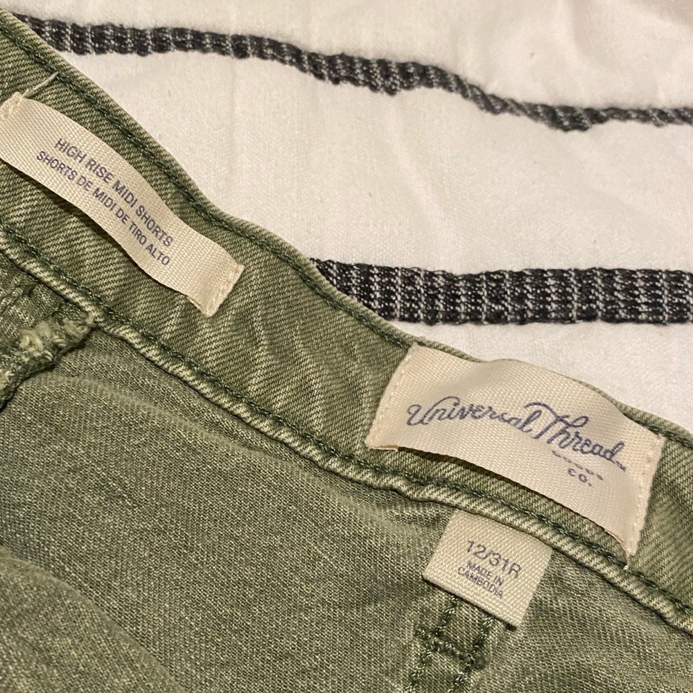 Universal Thread Shorts - Picture 4 of 6